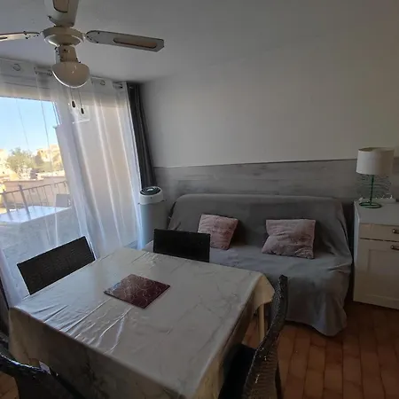 T2 Avec Piscine, Proche De La Et Du Port